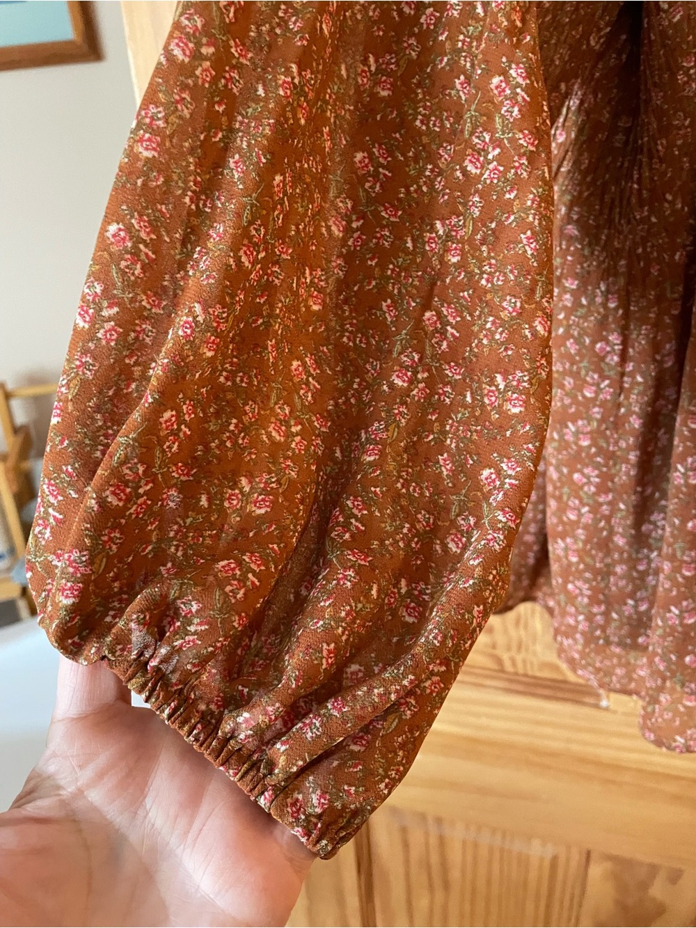 DR2 Brown Floral Puff-Sleeve Blouse with Pink Blossoms